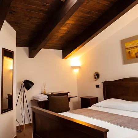 Capodimonte 4* Neapol